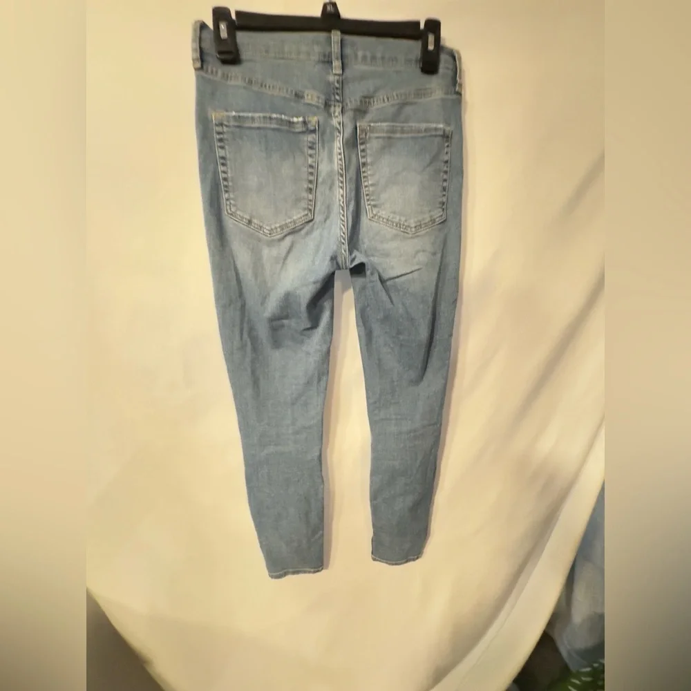 Free People questions leave